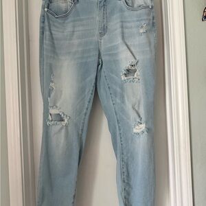 Judy Blue Light Wash Distressed Boyfriend Jeans